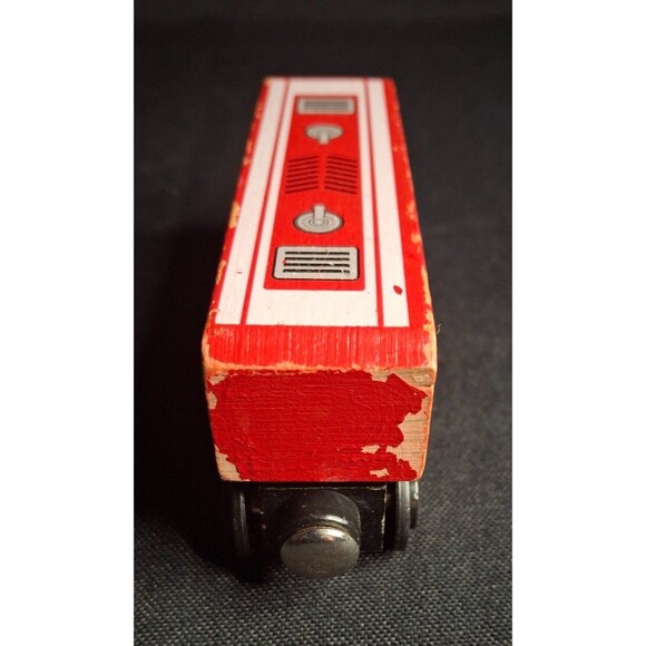 Maison Joseph Battat Wooden Train Engine and Car Brio Thomas Track Campatible - Picture 12 of 13